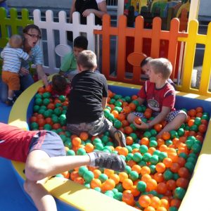 Baby Park Krabbelbereich Kleinkinder Hüpftiere, Rody,Bällebad, Umzäunung, Spielhaus Verleih Gerryland
