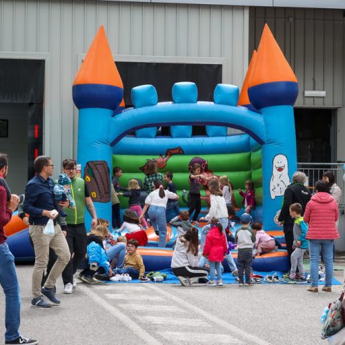 Geisterschloss, aufblasbare Spiele, Sommerfest, auch Privat Kinderfest Kinderanimation Hüpfburg Verleih Südtirol Gerryland (3)