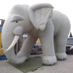 Gerryfant aufblasbarer Riesenelefant Verleih Gerryland Südtirol