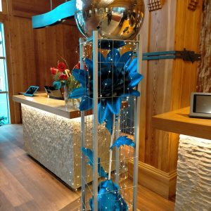 Gittersäulen Blume blau