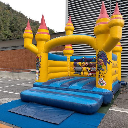 Happy Castle, aufblasbare Spiele, gonfiabili Sommerfest, Kinderfest Kinderanimation Hüpfburg Verleih Südtirol Gerryland Verleih von Hüpfburgen (3)