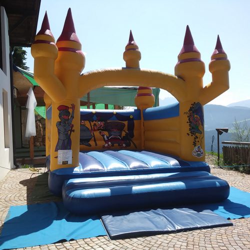 Happy Castle, aufblasbare Spiele, gonfiabili Sommerfest, Kinderfest Kinderanimation Hüpfburg Verleih Südtirol Gerryland Verleih von Hüpfburgen (4)